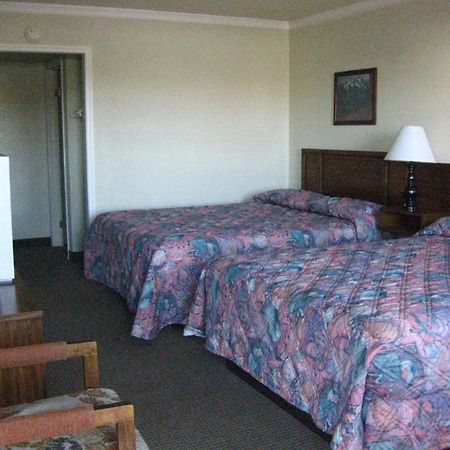 Desert Inn Motel 바스토우 객실 사진